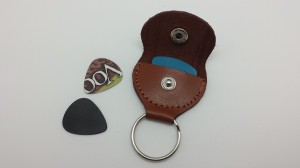 leather-guitar-pick-holder-key-chain-9